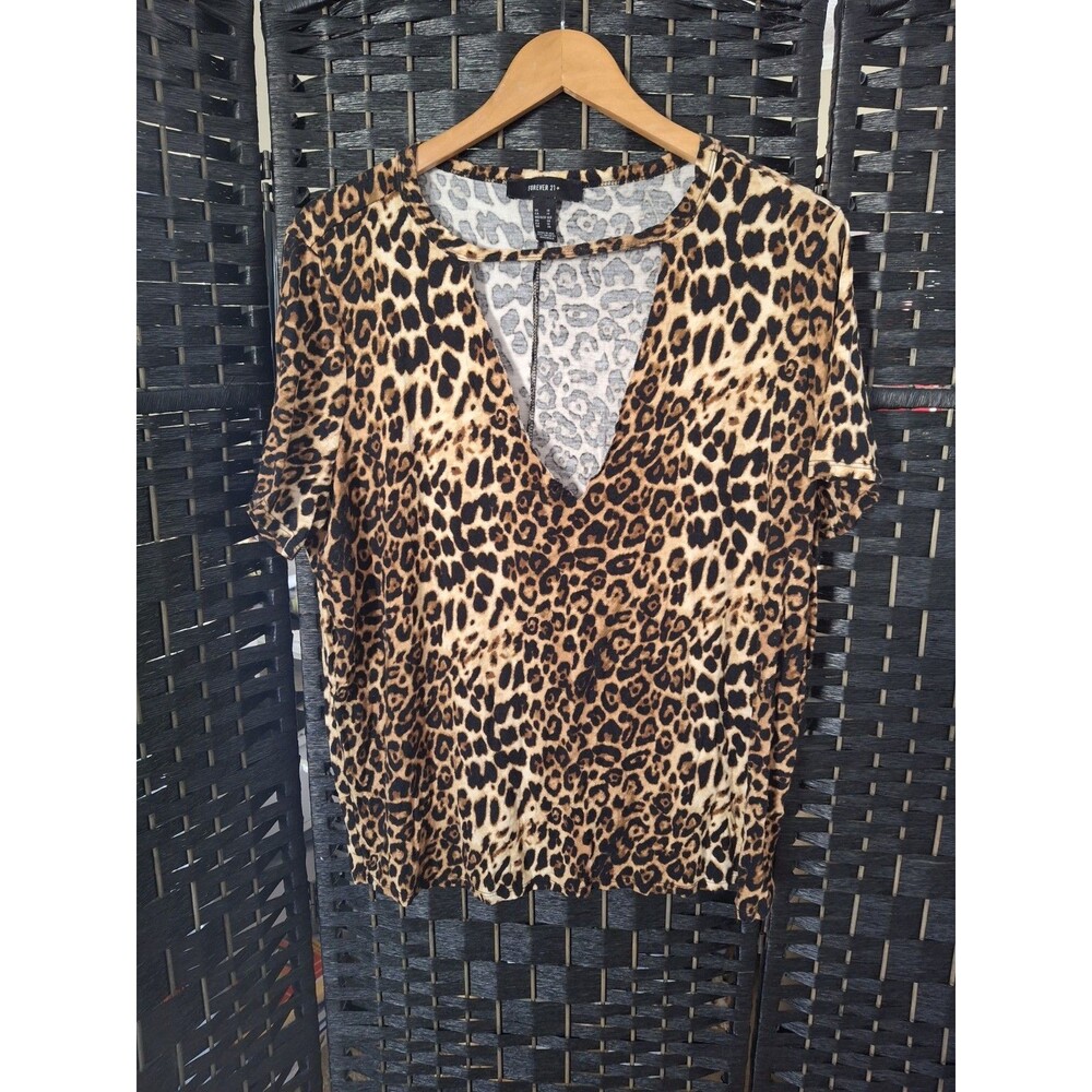 Forever 21+ V-Neck Short Sleeve Leopard Top Sz 1X Mob Wife Y2K Night Out USA Vtg